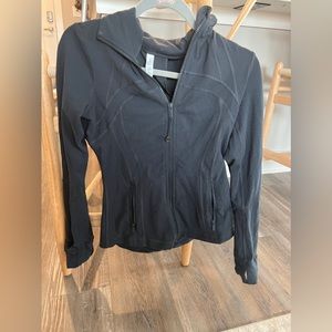 Lululemon define jacket size 6